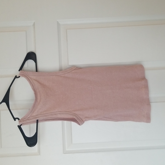 American eagle tank size medium in a pretty brushed pink - Picture 2 of 3